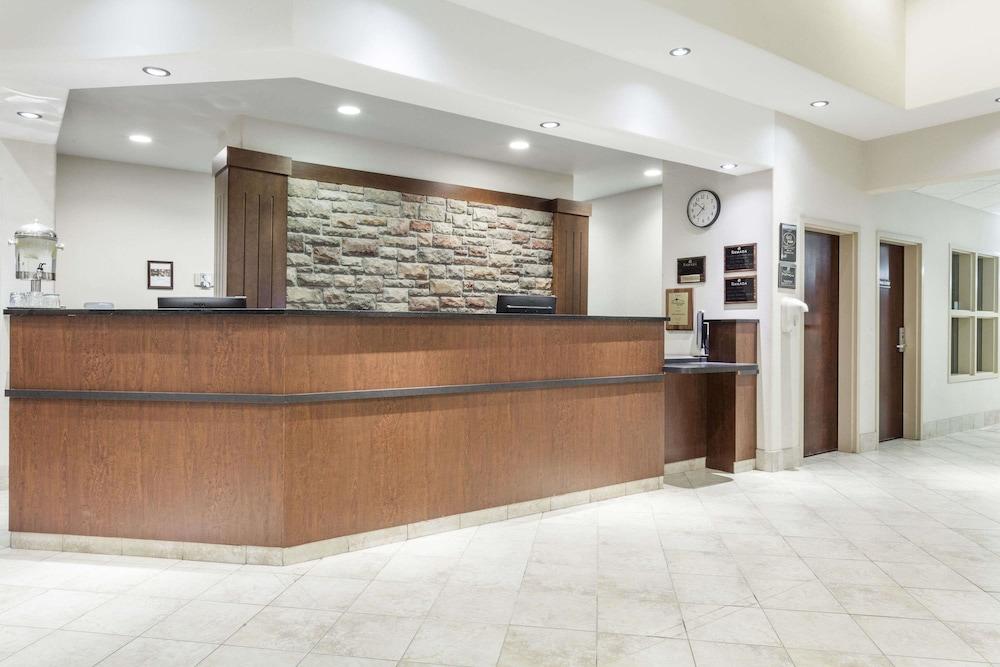 Ramada By Wyndham Drayton Valley Exteriér fotografie