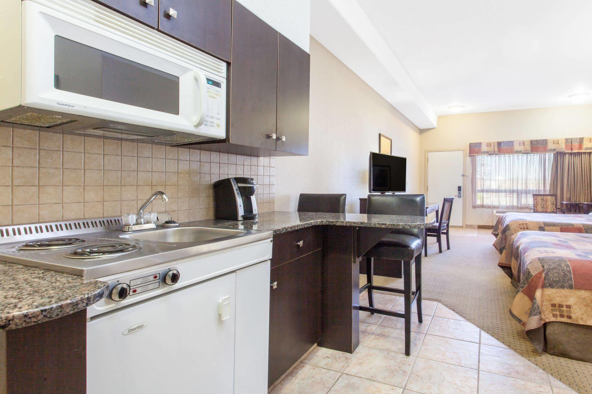 Ramada By Wyndham Drayton Valley Exteriér fotografie
